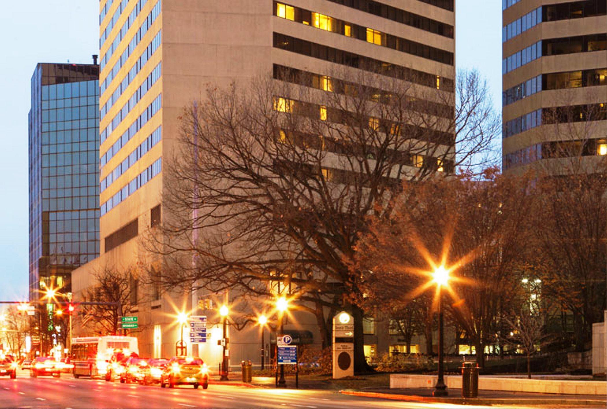 The Plaza Hotel Columbus At Capitol Square Exterior photo
