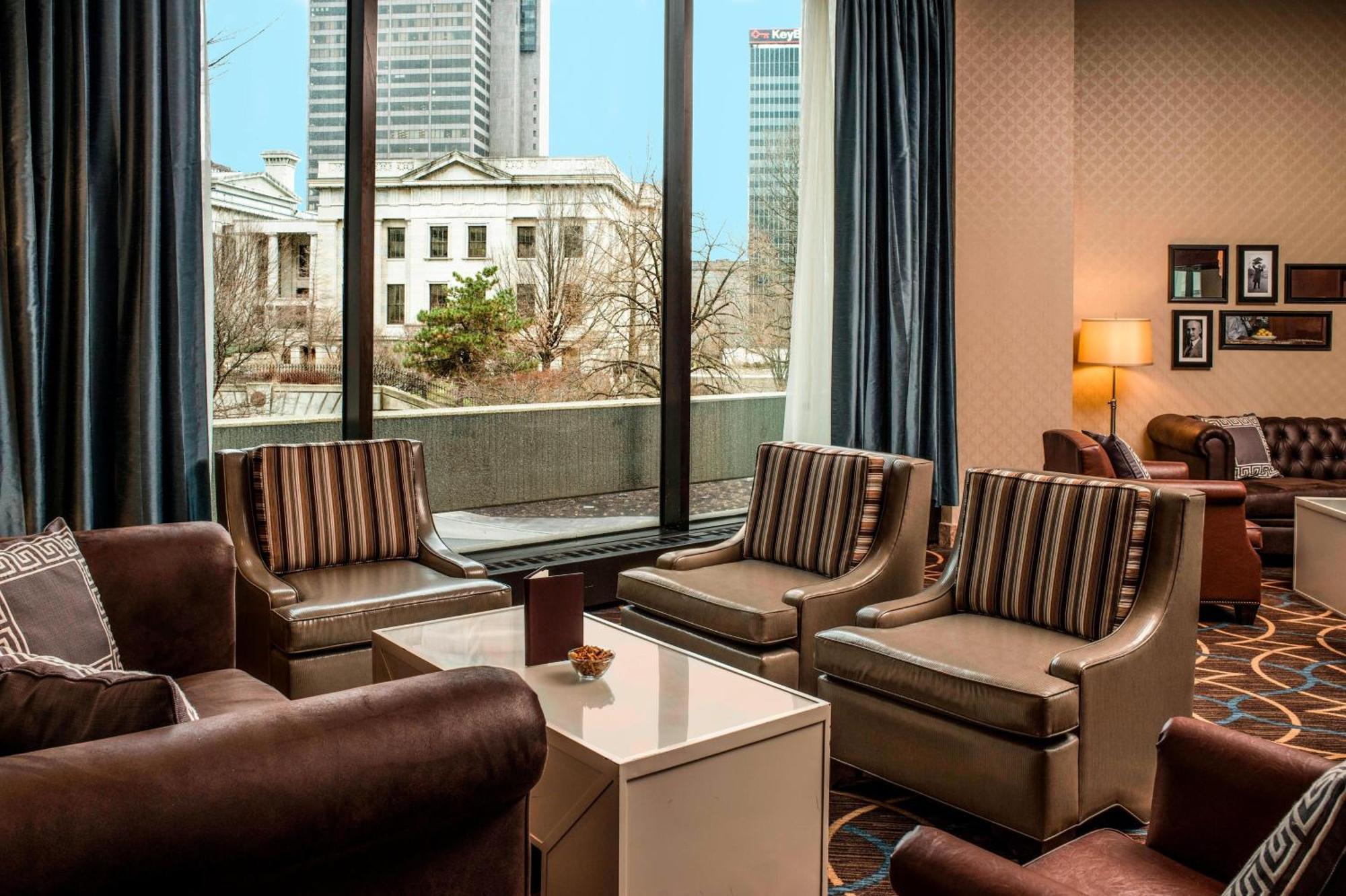 The Plaza Hotel Columbus At Capitol Square Exterior photo