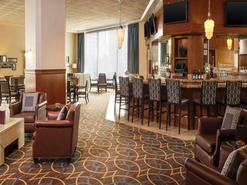 The Plaza Hotel Columbus At Capitol Square Exterior photo